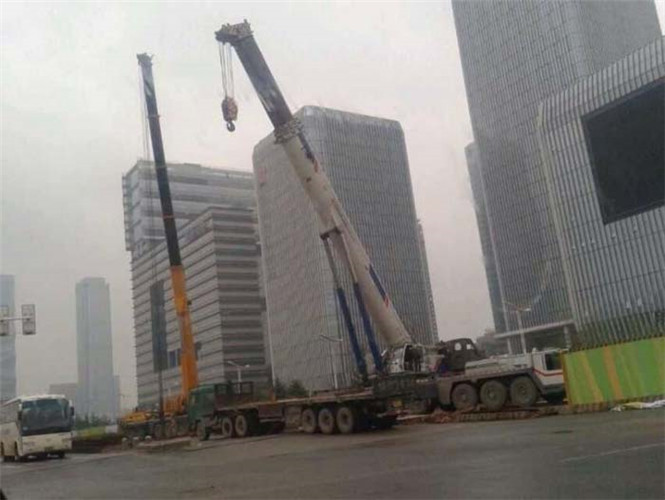 石河子市25吨吊车能吊多重设备？